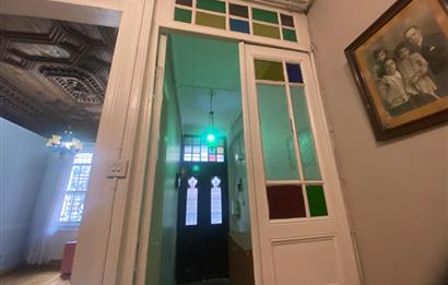 Kadiköyün kalbinde harika konumda komple kiralık işyeri