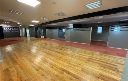 BAĞDAT CADDESİ'NDE 230 m2 NETOTOPARKLI PLAZA KATI