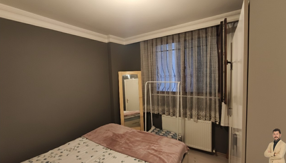 KAĞITHANEDE METROYA YÜRÜME MESAFESİNDE SATILIK 1+1 DAİRE