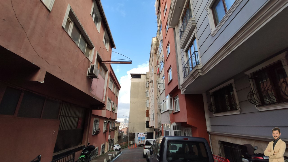 KAĞITHANEDE METROYA YÜRÜME MESAFESİNDE SATILIK 1+1 DAİRE