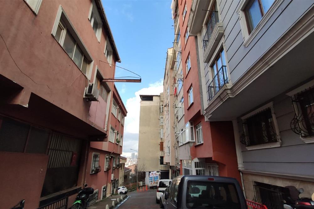 KAĞITHANEDE METROYA YÜRÜME MESAFESİNDE SATILIK 1+1 DAİRE