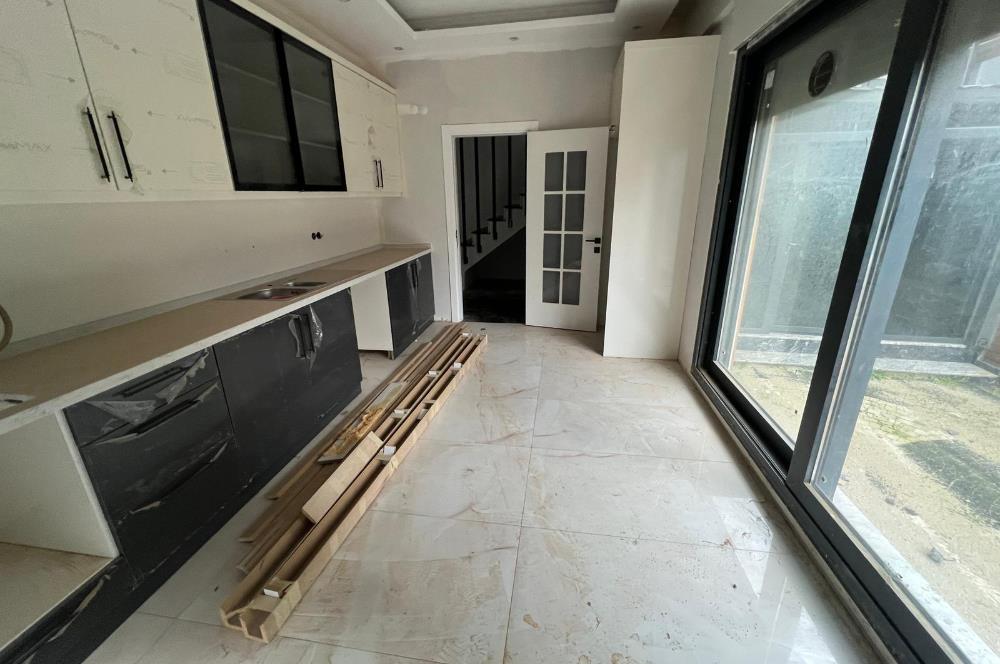 C21 BAL'DAN TOYGAR MAH. GENİŞ TERASLI SATILIK 4+1 VİLLA