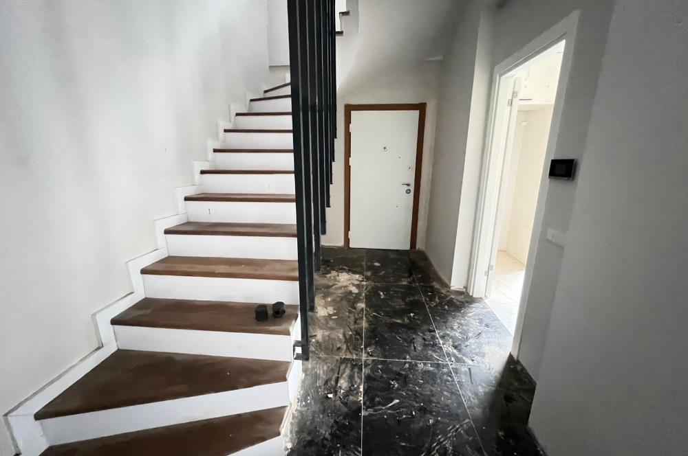 C21 BAL'DAN TOYGAR MAH. GENİŞ TERASLI SATILIK 4+1 VİLLA