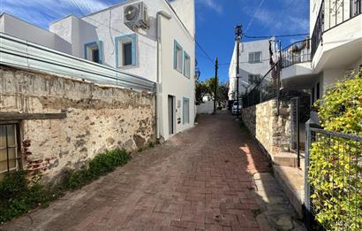 Bodrum Merkezde Eşyalı Kiralık 1+1 Temiz Bahçe Katı Daire