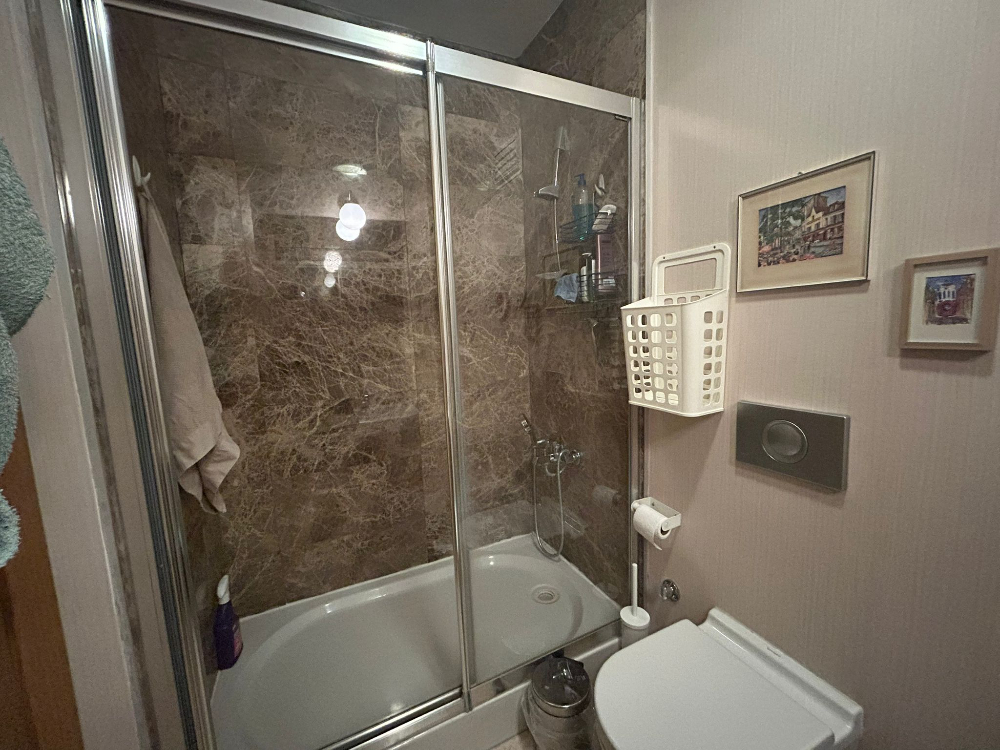 Çengelköy Bahçeli Vadi Sitesinde 1+1 Satılık Daire