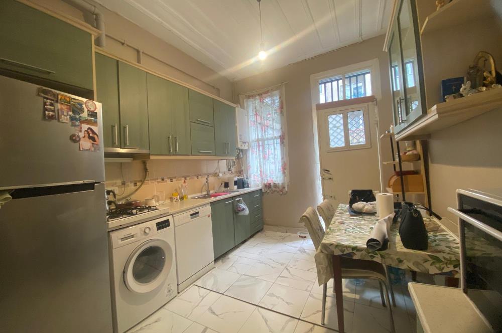 Kadiköyün kalbinde harika konumda komple kiralık işyeri