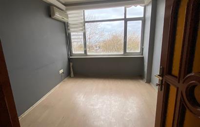 KARTAL BANKALAR CADDESİ'NDE KİRALIK 1+1 BÜRO OFİS