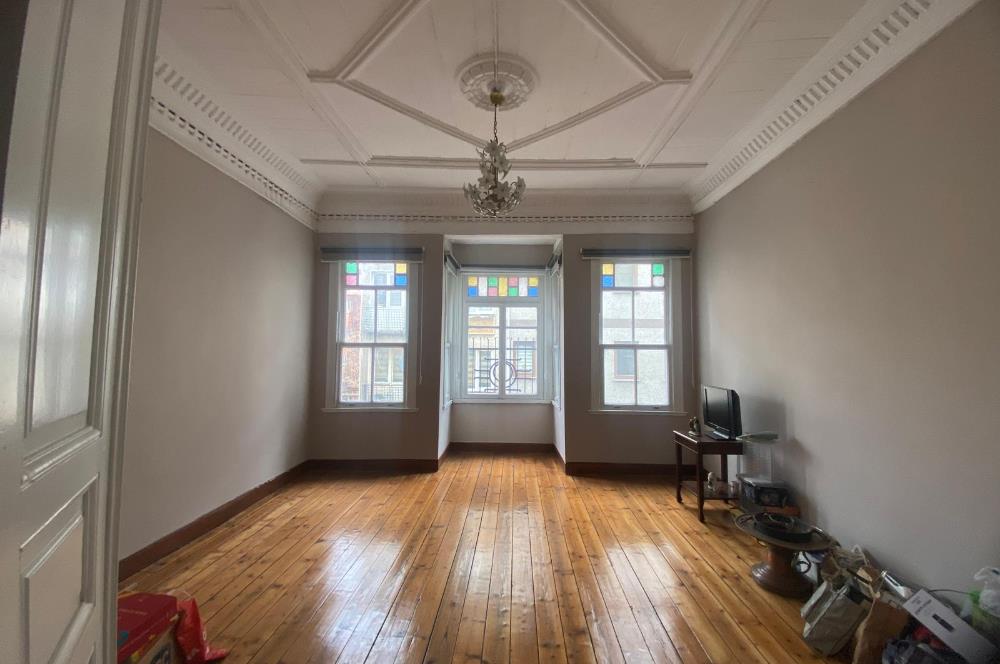 Kadiköyün kalbinde harika konumda komple kiralık işyeri