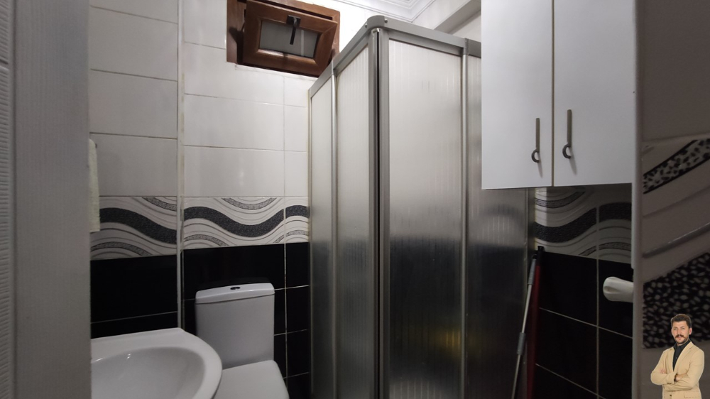 KAĞITHANEDE METROYA YÜRÜME MESAFESİNDE SATILIK 1+1 DAİRE