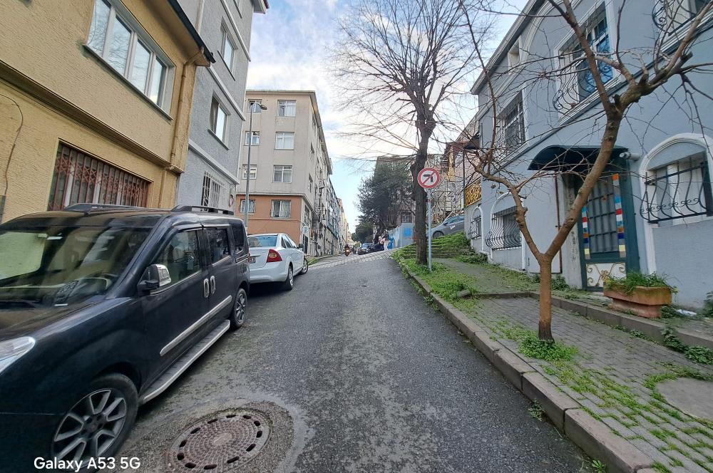 İcadiye’de Fıstıkağacı Metroya Yakın Krediye Uygun Satılık 3+1