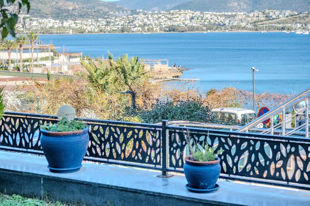 Bodrum Aura Residence Plajlı Manzaralı Bahçeli Satılık 3+1 Daire
