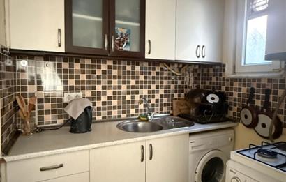 CİHANGİR MERKEZDE GİRİŞ KATI BOŞ SATILIK DAİRE