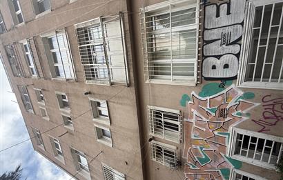 CİHANGİR MERKEZDE GİRİŞ KATI BOŞ SATILIK DAİRE