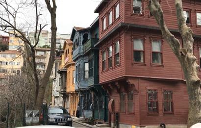 İcadiye’de Fıstıkağacı Metroya Yakın Krediye Uygun Satılık 3+1