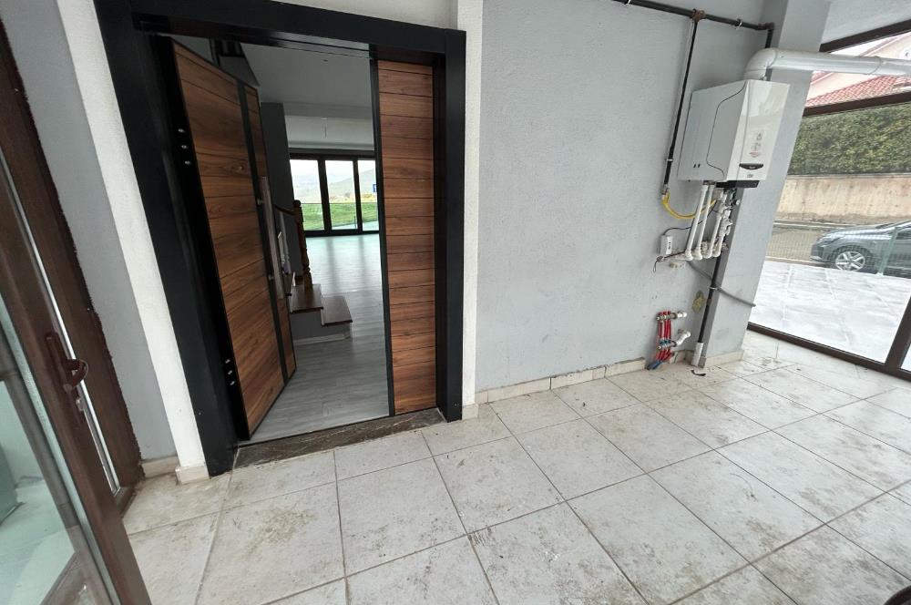 C21 BAL'DAN YENİ MAHALLE VİLLA BÖLGESİ 6+1 KİRALIK VİLLA