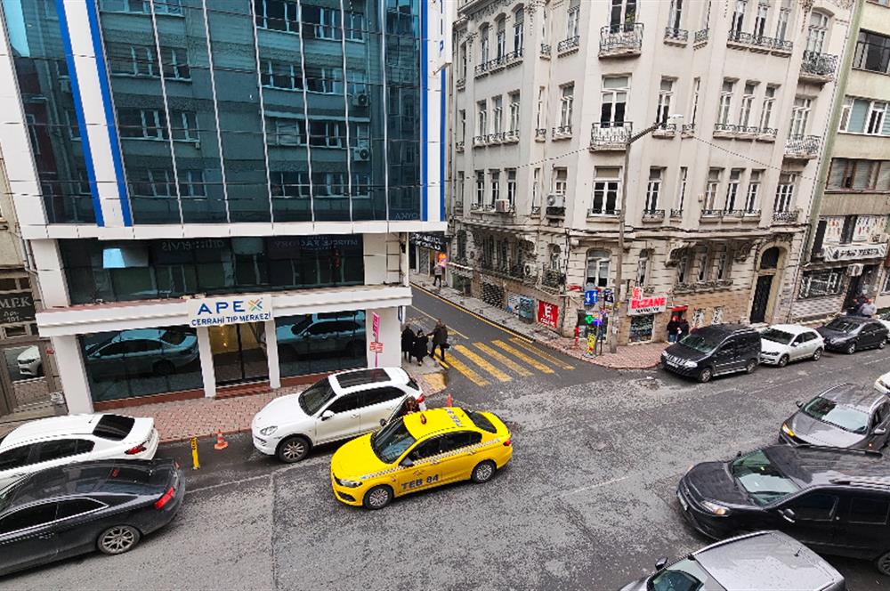 ŞİŞLİ ABİDE-İ HÜRRİYET CADDESİ ÜZERİNDE KİRALIK 4+1 DAİRE