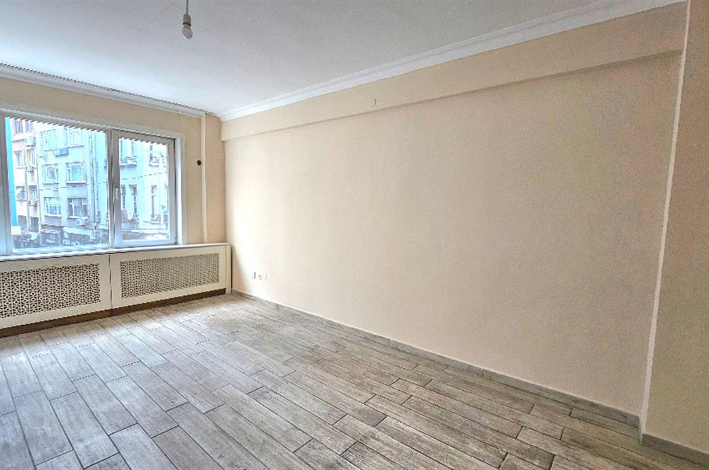 ŞİŞLİ ABİDE-İ HÜRRİYET CADDESİ ÜZERİNDE KİRALIK 4+1 DAİRE