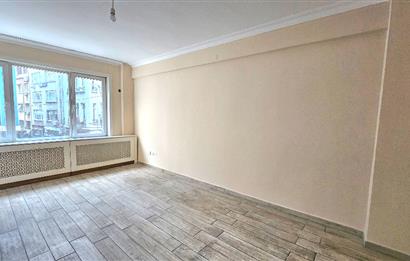 ŞİŞLİ ABİDE-İ HÜRRİYET CADDESİ ÜZERİNDE KİRALIK 4+1 DAİRE