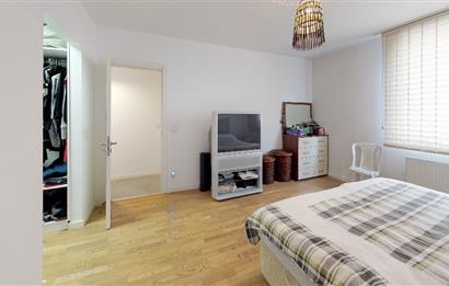 C21'DEN KEMERLİFE 22 SİTESİ'NDE AYDINLIK, FERAH GENİŞ DAİRE