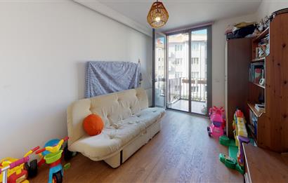 C21'DEN KEMERLİFE 22 SİTESİ'NDE AYDINLIK, FERAH GENİŞ DAİRE