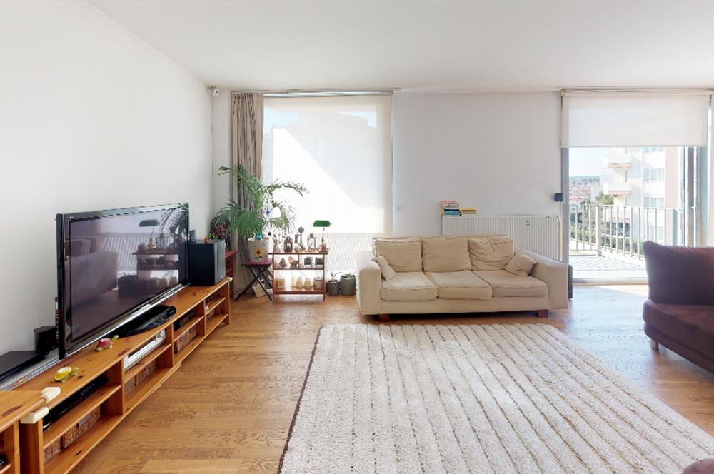 C21'DEN KEMERLİFE 22 SİTESİ'NDE AYDINLIK, FERAH GENİŞ DAİRE