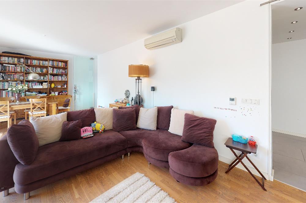 C21'DEN KEMERLİFE 22 SİTESİ'NDE AYDINLIK, FERAH GENİŞ DAİRE