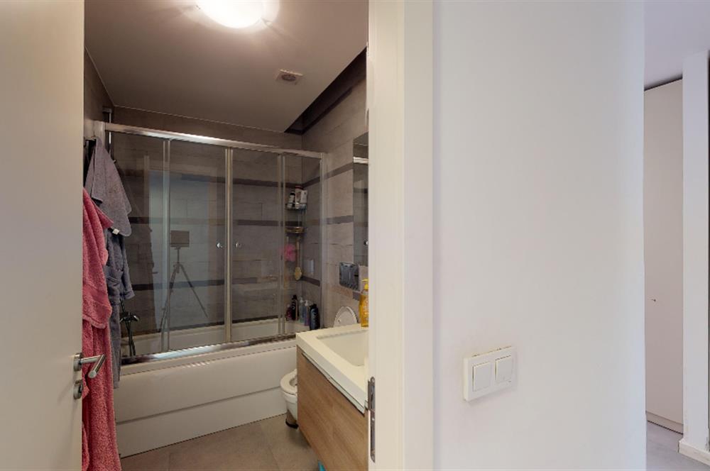 C21'DEN KEMERLİFE 22 SİTESİ'NDE AYDINLIK, FERAH GENİŞ DAİRE