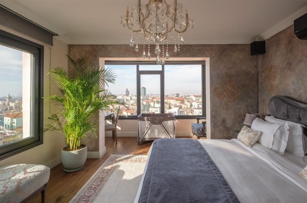 Cihangirde Manzaralı, Eşyalı, Özel Tasarım Dubleks Satılık