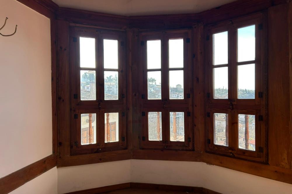 SAFRANBOLU ESKİ ÇARŞIDA RESTORASYONLU, BAHÇELİ SATILIK KONAK