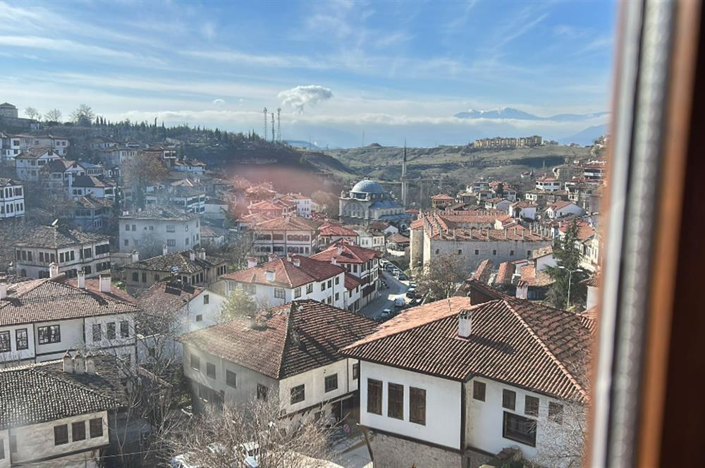 SAFRANBOLU ESKİ ÇARŞIDA RESTORASYONLU, BAHÇELİ SATILIK KONAK