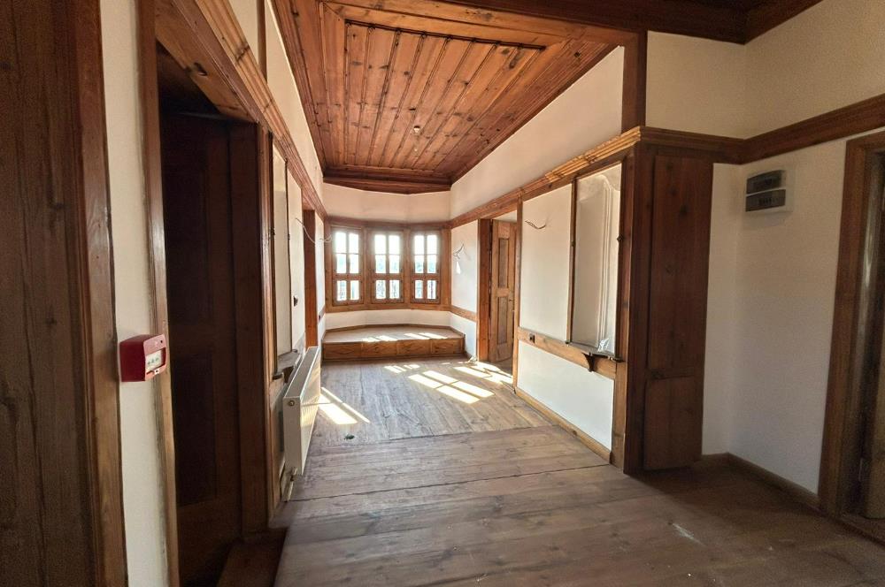 SAFRANBOLU ESKİ ÇARŞIDA RESTORASYONLU, BAHÇELİ SATILIK KONAK