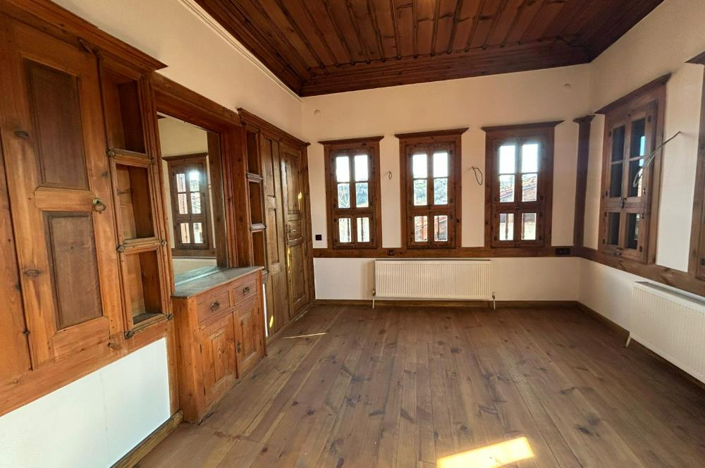 SAFRANBOLU ESKİ ÇARŞIDA RESTORASYONLU, BAHÇELİ SATILIK KONAK