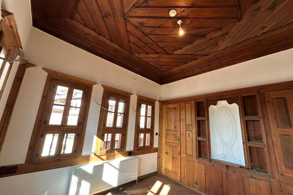 SAFRANBOLU ESKİ ÇARŞIDA RESTORASYONLU, BAHÇELİ SATILIK KONAK