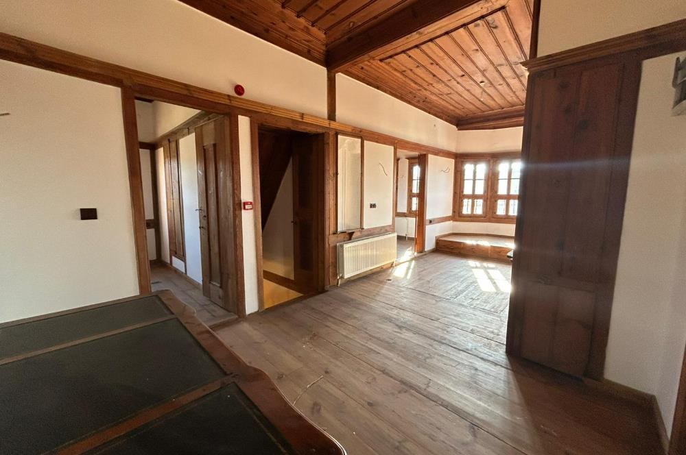 SAFRANBOLU ESKİ ÇARŞIDA RESTORASYONLU, BAHÇELİ SATILIK KONAK