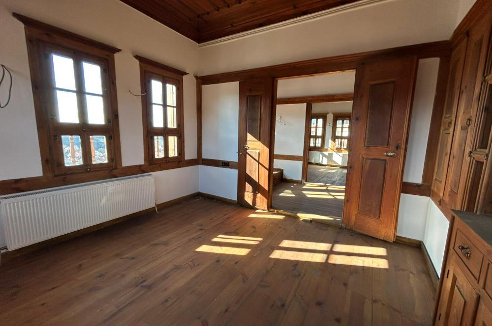 SAFRANBOLU ESKİ ÇARŞIDA RESTORASYONLU, BAHÇELİ SATILIK KONAK