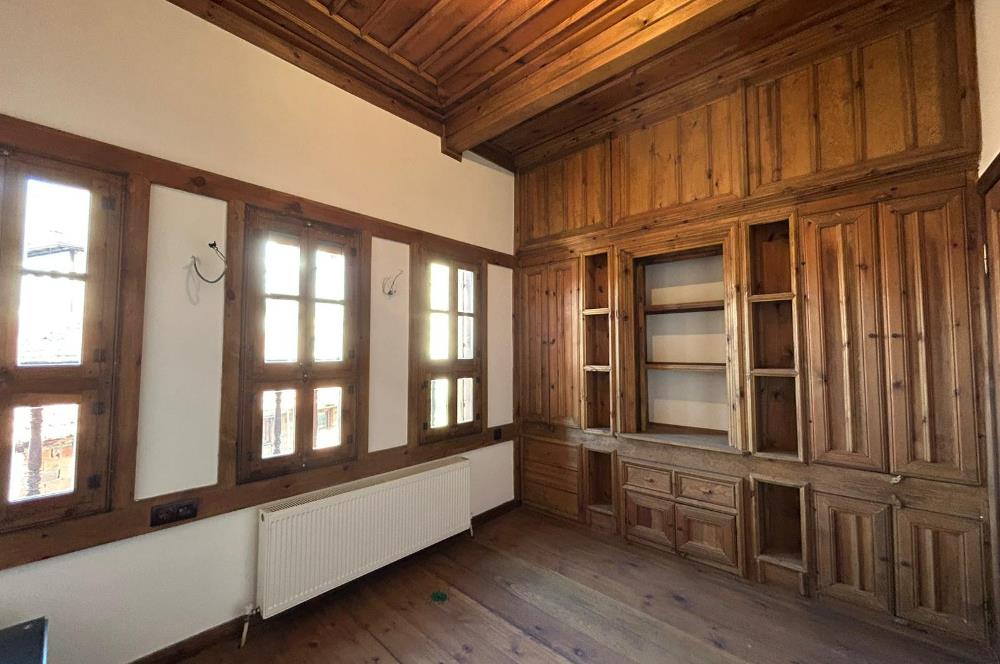 SAFRANBOLU ESKİ ÇARŞIDA RESTORASYONLU, BAHÇELİ SATILIK KONAK