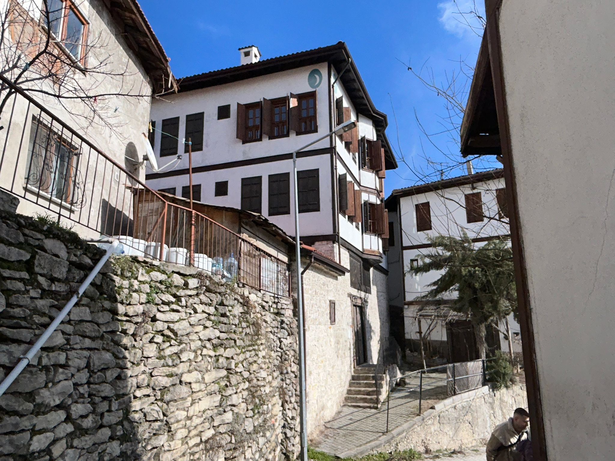 SAFRANBOLU ESKİ ÇARŞIDA RESTORASYONLU, BAHÇELİ SATILIK KONAK