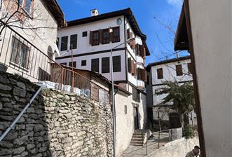 SAFRANBOLU ESKİ ÇARŞIDA RESTORASYONLU, BAHÇELİ SATILIK KONAK - 2 - 32014