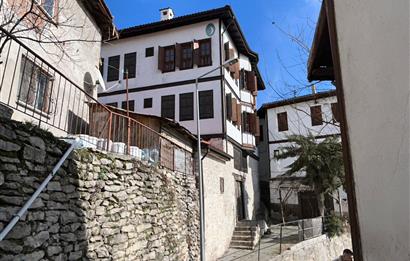 SAFRANBOLU ESKİ ÇARŞIDA RESTORASYONLU, BAHÇELİ SATILIK KONAK