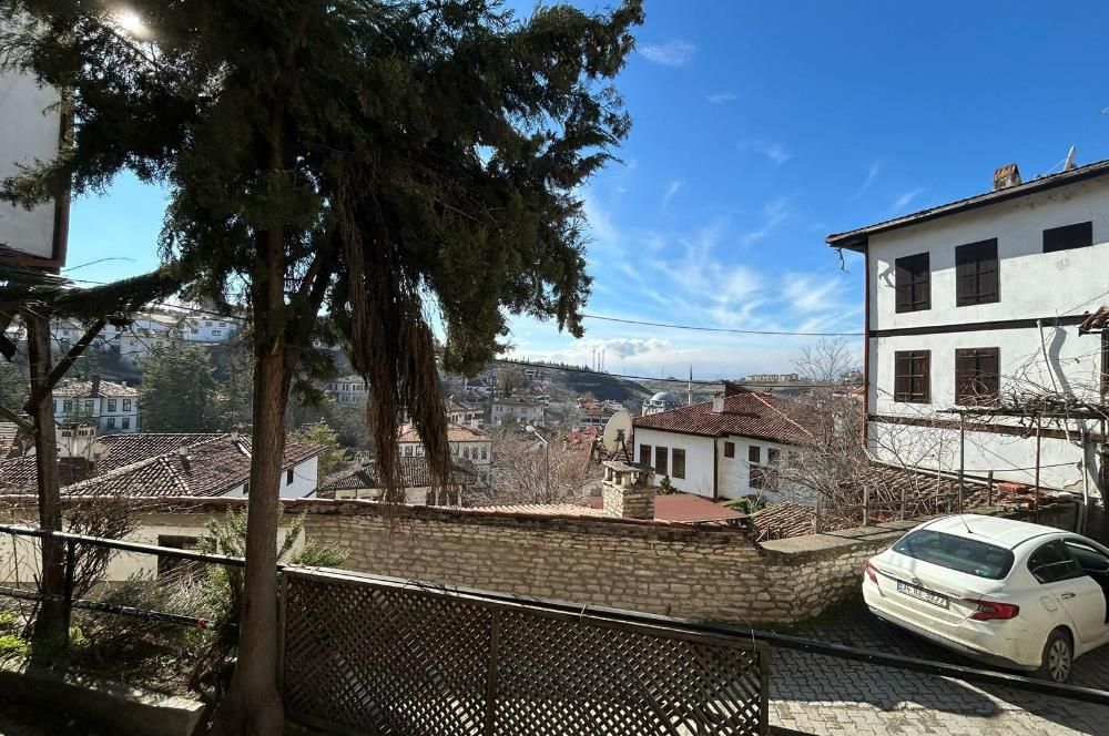 SAFRANBOLUDA TARİHİ SATILIK KONAK ÇARŞIYA YAKIN,MANZARALIBAHÇELİ