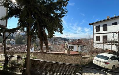 SAFRANBOLUDA TARİHİ SATILIK KONAK ÇARŞIYA YAKIN,MANZARALIBAHÇELİ