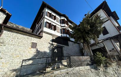 SAFRANBOLUDA TARİHİ SATILIK KONAK ÇARŞIYA YAKIN,MANZARALIBAHÇELİ