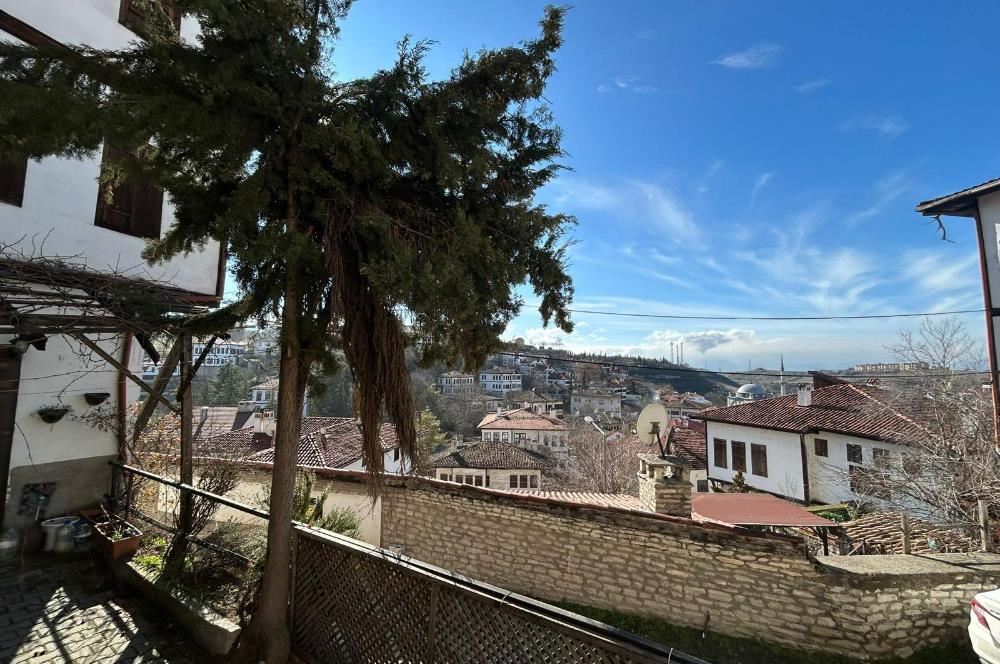 SAFRANBOLUDA TARİHİ SATILIK KONAK ÇARŞIYA YAKIN,MANZARALIBAHÇELİ