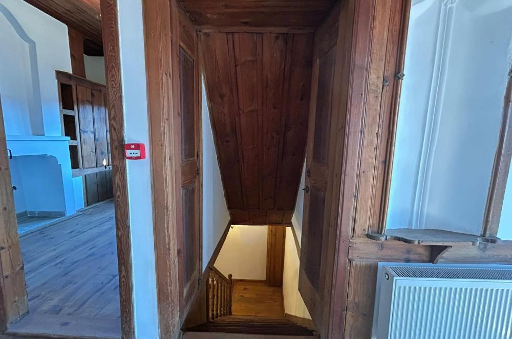 SAFRANBOLUDA TARİHİ SATILIK KONAK ÇARŞIYA YAKIN,MANZARALIBAHÇELİ