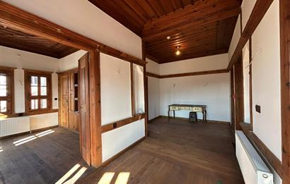 SAFRANBOLUDA TARİHİ SATILIK KONAK ÇARŞIYA YAKIN,MANZARALIBAHÇELİ