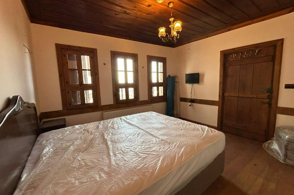 SAFRANBOLUDA TARİHİ SATILIK KONAK ÇARŞIYA YAKIN,MANZARALIBAHÇELİ