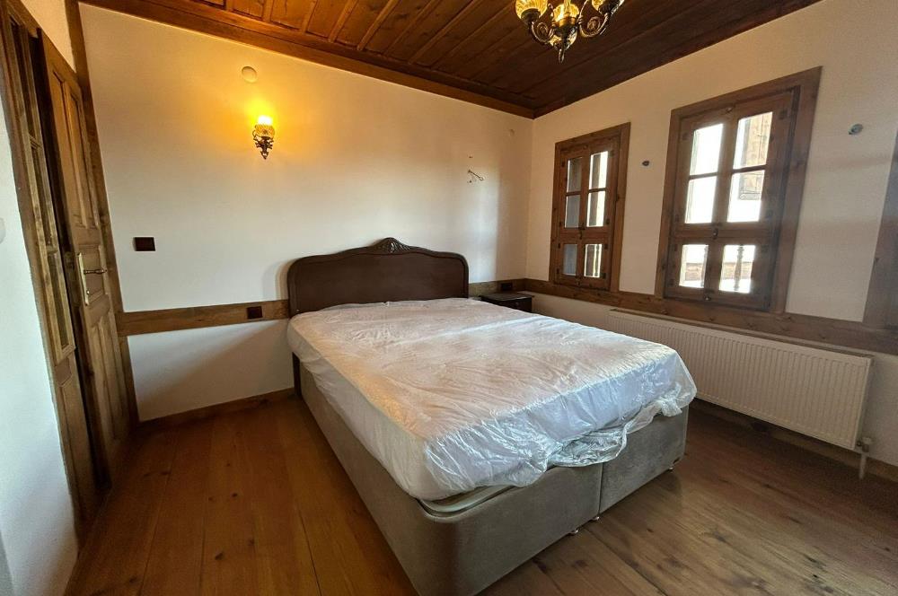 SAFRANBOLUDA TARİHİ SATILIK KONAK ÇARŞIYA YAKIN,MANZARALIBAHÇELİ