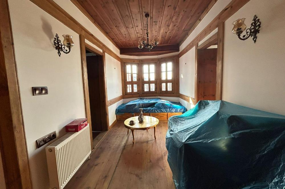 SAFRANBOLUDA TARİHİ SATILIK KONAK ÇARŞIYA YAKIN,MANZARALIBAHÇELİ