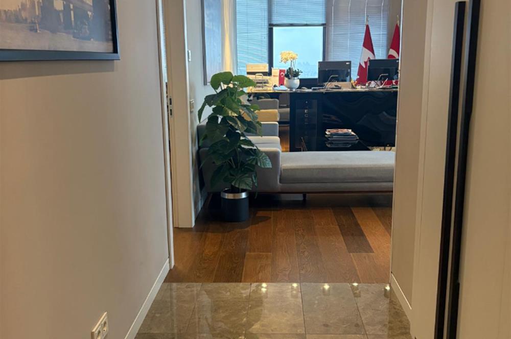 TRUMP TOWERSTA 28.KATTA,YEPYENİ,TAM EŞYALI KİRALIK OFİS
