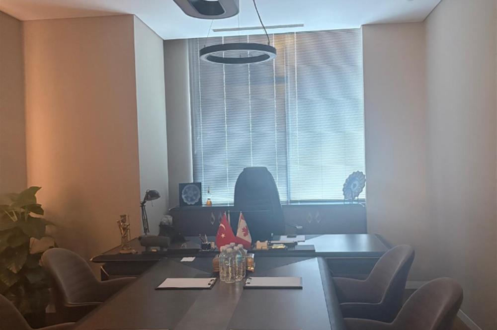 TRUMP TOWERSTA 28.KATTA,YEPYENİ,TAM EŞYALI KİRALIK OFİS